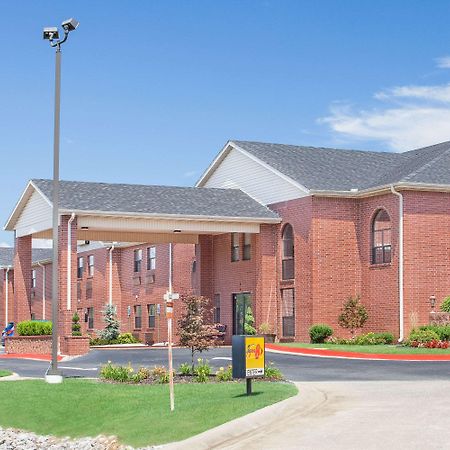 Super 8 By Wyndham Lowell/Bentonville/Rogers Area Buitenkant foto