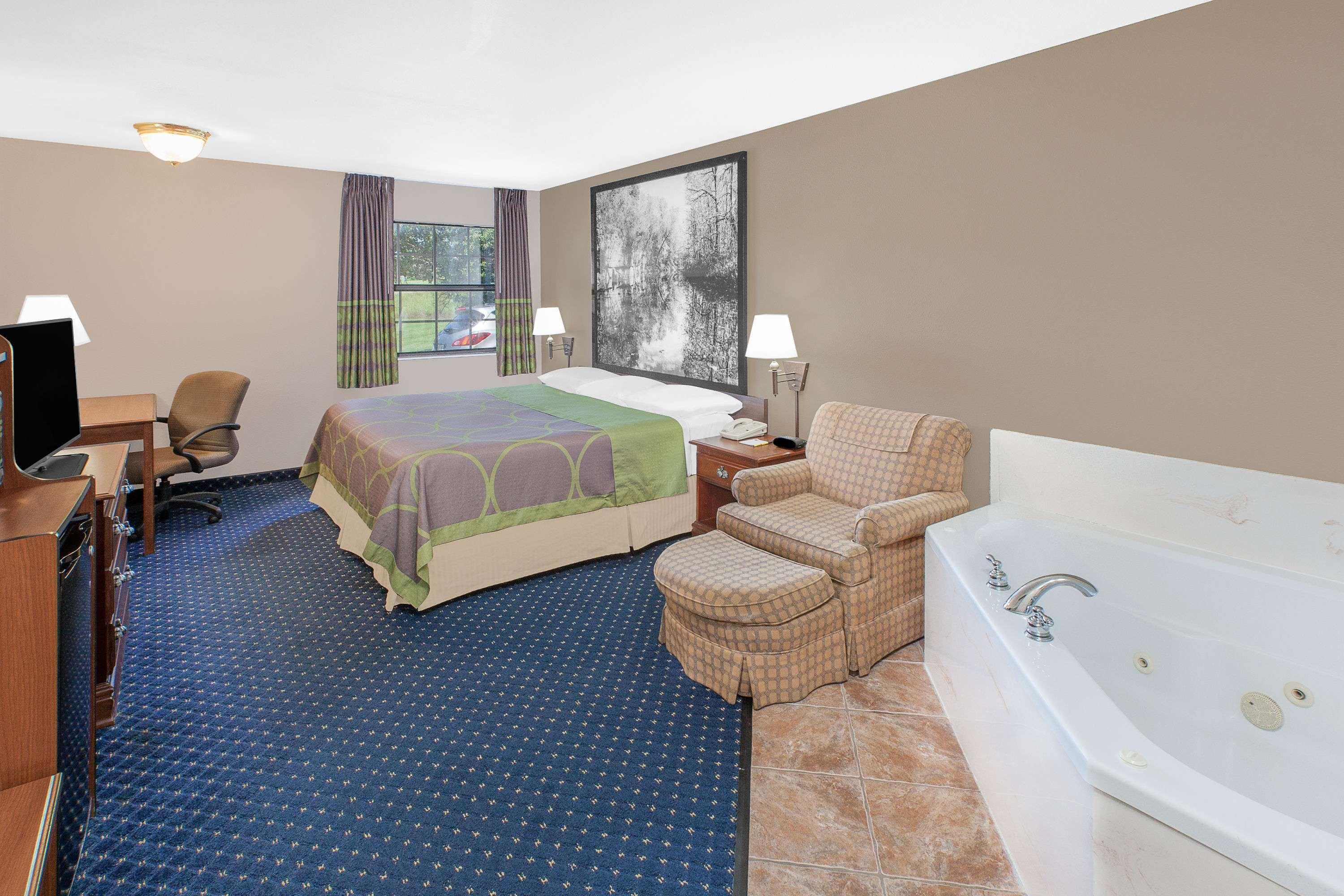 Super 8 By Wyndham Lowell/Bentonville/Rogers Area Buitenkant foto