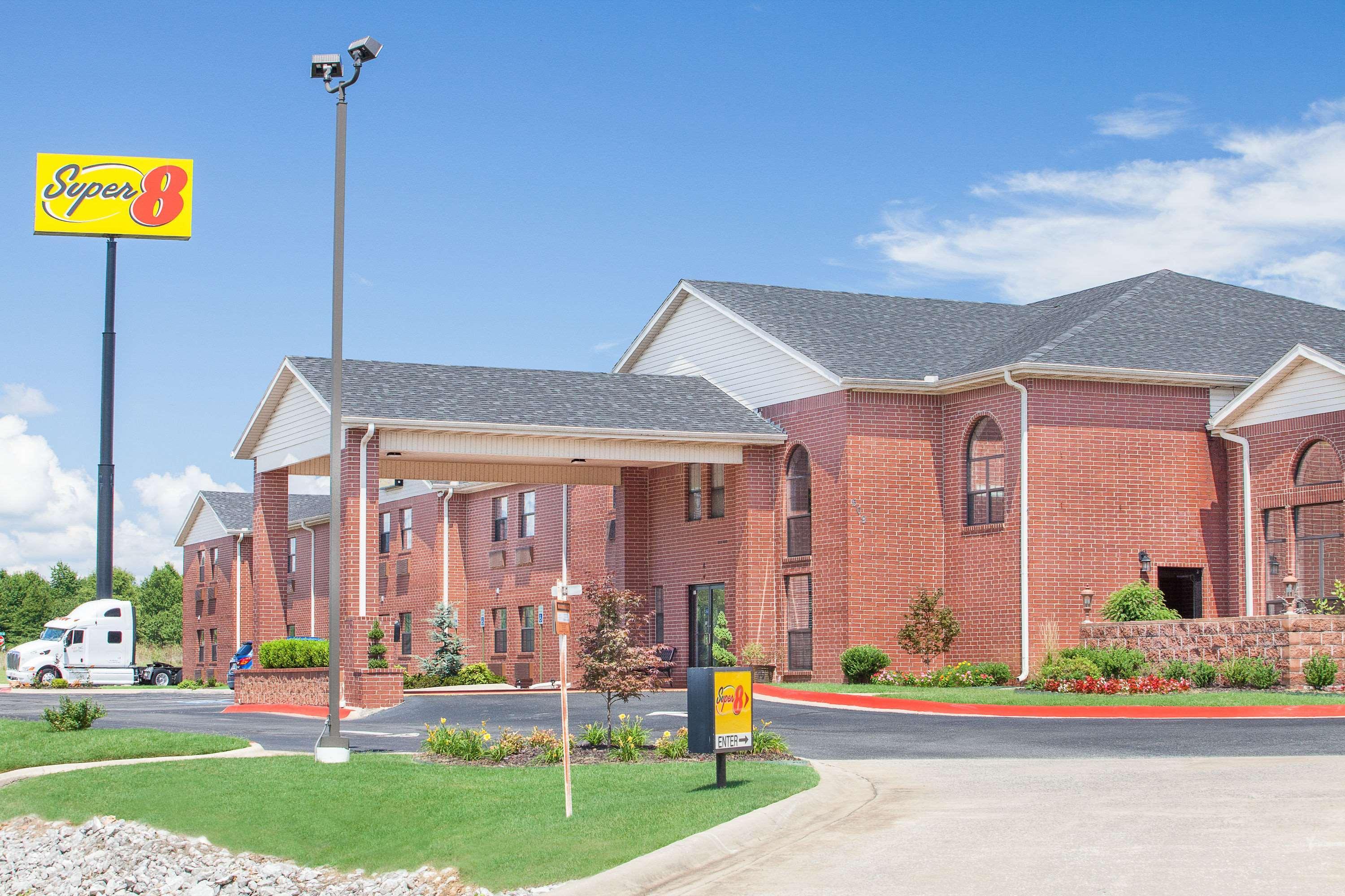 Super 8 By Wyndham Lowell/Bentonville/Rogers Area Buitenkant foto
